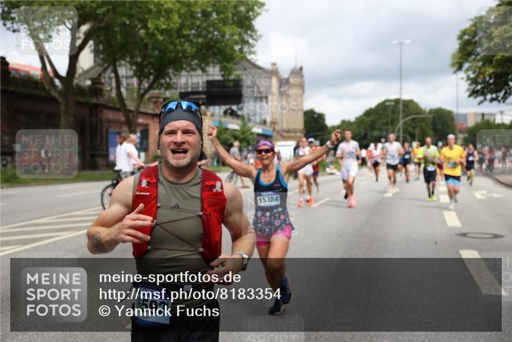 29.06.2025 - hella hamburg halbmarathon Yannick Fuchs http://msf.ph/oto/8183354 29.06.2025 10:43:20 20KM 1094, 1342, 1381, 1452, 1476, 2260, 2592, 2596, 2706, 2889, 3060, 3985, 4183, 4185, 4847, 4890, 5705, 6158, 7067, 7297, 8112, 8302, 8821, 9038, 9126, 9213, 9649, 9661, 9695, 10053, 10184, 10859, 10860, 11340, 11519, 11579, 11679, 11779, 11977, 12094, 12421, 12533, 13009, 13183, 13233, 13269, 13450, 13688, 15384, 15422, 15857, 15894, 16114, 16369, 16592, 16627, 17173, 17632, 18598, 18842, 18873, 18887 meine-sportfotos.de