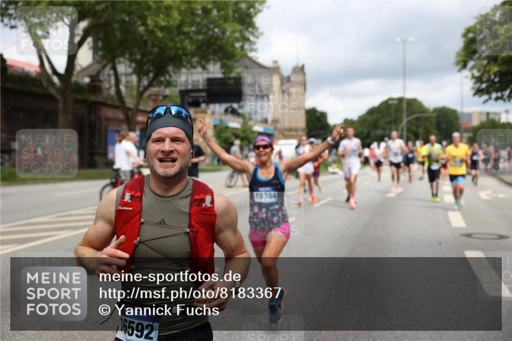 29.06.2025 - hella hamburg halbmarathon Yannick Fuchs http://msf.ph/oto/8183367 29.06.2025 10:43:20 20KM 1094, 1342, 1381, 1452, 1476, 2260, 2592, 2596, 2706, 2889, 3060, 3985, 4183, 4185, 4847, 4890, 5705, 6158, 7067, 7297, 8112, 8302, 8821, 9038, 9126, 9213, 9649, 9661, 9695, 10053, 10184, 10859, 10860, 11340, 11519, 11579, 11679, 11779, 11977, 12094, 12421, 12533, 13009, 13183, 13233, 13269, 13450, 13688, 15384, 15422, 15857, 15894, 16114, 16369, 16592, 16627, 17173, 17632, 18598, 18842, 18873, 18887 meine-sportfotos.de