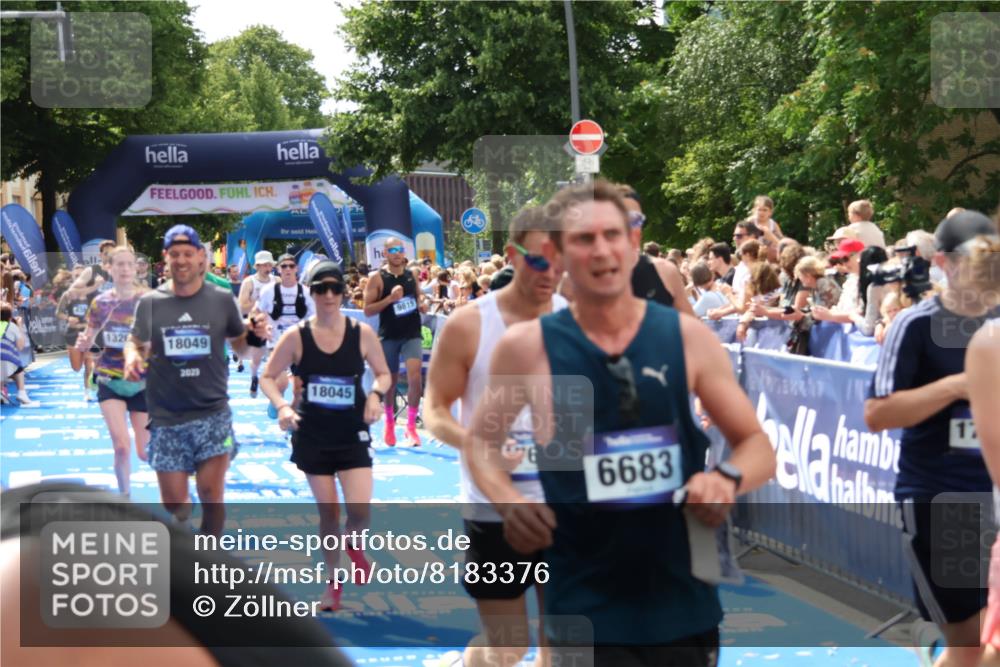 29.06.2025 - hella hamburg halbmarathon Zöllner http://msf.ph/oto/8183376 29.06.2025 10:41:12 Ziel 1136, 2568, 3332, 3618, 4205, 4380, 4871, 5709, 8122, 9358, 9659, 9815, 10375, 12895, 13268, 17100, 17620, 17834, 18045, 18049 meine-sportfotos.de