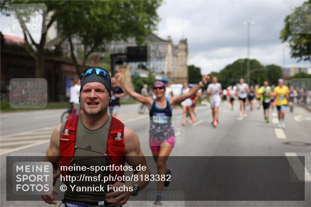29.06.2025 - hella hamburg halbmarathon Yannick Fuchs http://msf.ph/oto/8183382 29.06.2025 10:43:20 20KM 1094, 1342, 1381, 1452, 1476, 2260, 2592, 2596, 2706, 2889, 3060, 3985, 4183, 4185, 4847, 4890, 5705, 6158, 7067, 7297, 8112, 8302, 8821, 9038, 9126, 9213, 9649, 9661, 9695, 10053, 10184, 10859, 10860, 11340, 11519, 11579, 11679, 11779, 11977, 12094, 12421, 12533, 13009, 13183, 13233, 13269, 13450, 13688, 15384, 15422, 15857, 15894, 16114, 16369, 16592, 16627, 17173, 17632, 18598, 18842, 18873, 18887 meine-sportfotos.de