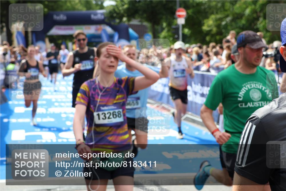 29.06.2025 - hella hamburg halbmarathon Zöllner http://msf.ph/oto/8183411 29.06.2025 10:41:15 Ziel 1136, 3332, 3618, 4205, 4380, 5387, 5709, 6901, 8122, 9659, 9711, 9815, 10375, 12434, 12895, 17834 meine-sportfotos.de
