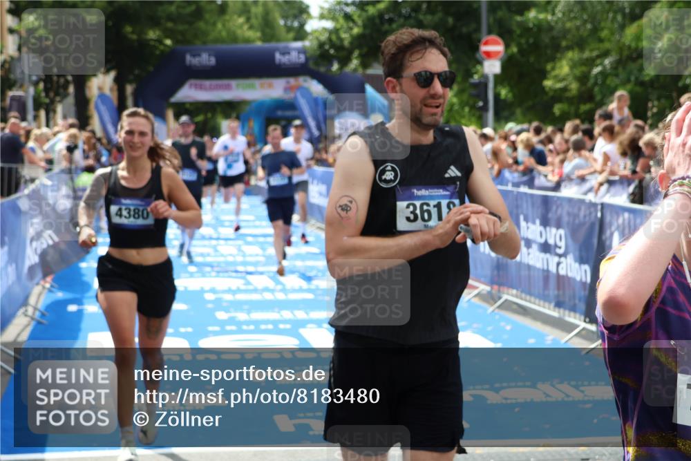 29.06.2025 - hella hamburg halbmarathon Zöllner http://msf.ph/oto/8183480 29.06.2025 10:41:17 Ziel 3332, 4205, 4380, 5387, 5709, 6901, 8122, 9711, 10375, 12434, 12895, 17834 meine-sportfotos.de