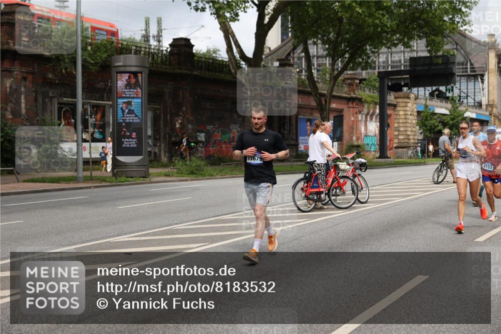 29.06.2025 - hella hamburg halbmarathon Yannick Fuchs http://msf.ph/oto/8183532 29.06.2025 10:43:22 20KM 1094, 1342, 1381, 1452, 1476, 2260, 2504, 2592, 2596, 2706, 2889, 3060, 4183, 4185, 4847, 4890, 5460, 5705, 6158, 7067, 7297, 8112, 8302, 8821, 9038, 9126, 9213, 9463, 9649, 9661, 9695, 10053, 10184, 10859, 10860, 11340, 11519, 11579, 11679, 11779, 11977, 12094, 12421, 12533, 13009, 13183, 13233, 13269, 13450, 13688, 15384, 15422, 15523, 15857, 15894, 16114, 16369, 16592, 16627, 17173, 17632, 18598, 18842, 18873, 18887 meine-sportfotos.de
