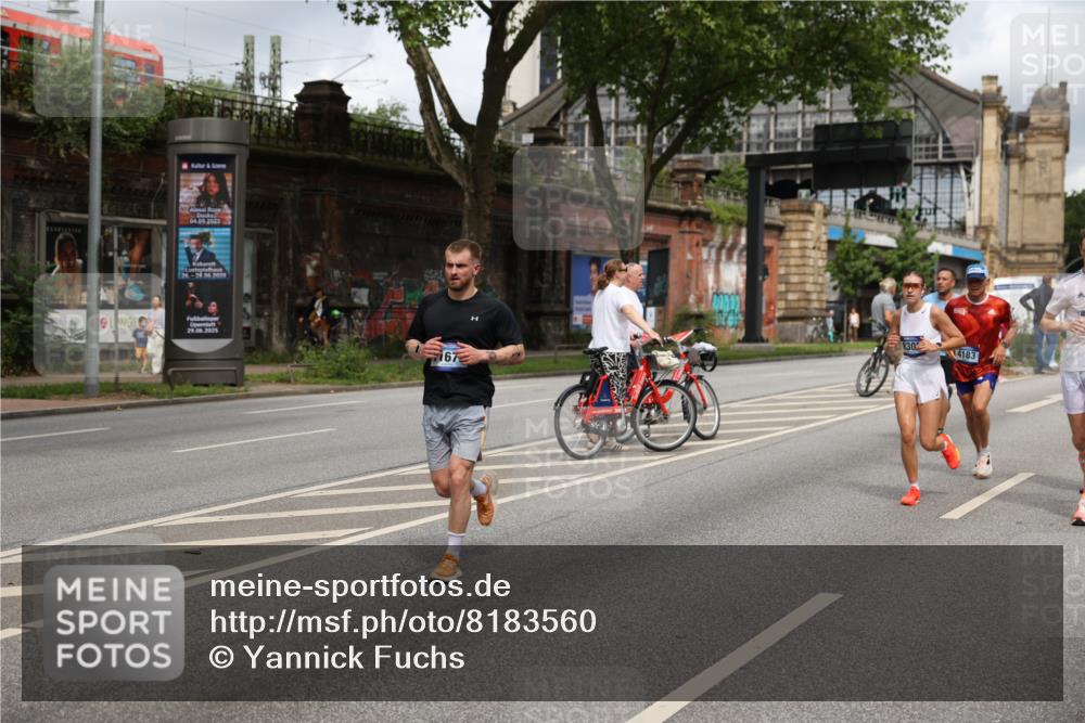 29.06.2025 - hella hamburg halbmarathon Yannick Fuchs http://msf.ph/oto/8183560 29.06.2025 10:43:22 20KM 1094, 1342, 1381, 1452, 1476, 2260, 2504, 2592, 2596, 2706, 2889, 3060, 4183, 4185, 4847, 4890, 5460, 5705, 6158, 7067, 7297, 8112, 8302, 8821, 9038, 9126, 9213, 9463, 9649, 9661, 9695, 10053, 10184, 10859, 10860, 11340, 11519, 11579, 11679, 11779, 11977, 12094, 12421, 12533, 13009, 13183, 13233, 13269, 13450, 13688, 15384, 15422, 15523, 15857, 15894, 16114, 16369, 16592, 16627, 17173, 17632, 18598, 18842, 18873, 18887 meine-sportfotos.de