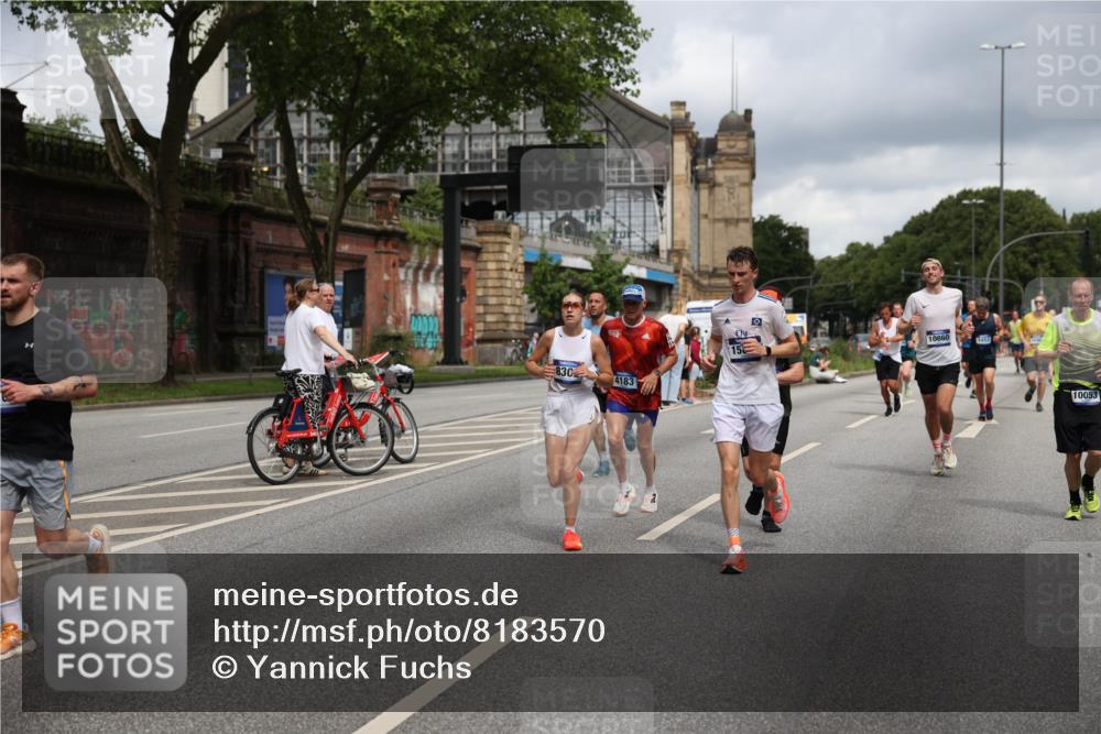 29.06.2025 - hella hamburg halbmarathon Yannick Fuchs http://msf.ph/oto/8183570 29.06.2025 10:43:22 20KM 1094, 1342, 1381, 1452, 1476, 2260, 2504, 2592, 2596, 2706, 2889, 3060, 4183, 4185, 4847, 4890, 5460, 5705, 6158, 7067, 7297, 8112, 8302, 8821, 9038, 9126, 9213, 9463, 9649, 9661, 9695, 10053, 10184, 10859, 10860, 11340, 11519, 11579, 11679, 11779, 11977, 12094, 12421, 12533, 13009, 13183, 13233, 13269, 13450, 13688, 15384, 15422, 15523, 15857, 15894, 16114, 16369, 16592, 16627, 17173, 17632, 18598, 18842, 18873, 18887 meine-sportfotos.de