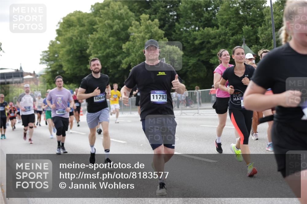 29.06.2025 - hella hamburg halbmarathon Jannik Wohlers http://msf.ph/oto/8183577 29.06.2025 10:23:19 Lombardsbrücke 1048, 1304, 1545, 2125, 2489, 4391, 4646, 4990, 5055, 5160, 5358, 5406, 6747, 8031, 8181, 8676, 9715, 10649, 11044, 11300, 11454, 11793, 13149, 14521, 15739, 15853, 16185, 16251, 16331, 17199, 17385, 18070, 18071, 18091, 18314, 18865, 19017 meine-sportfotos.de