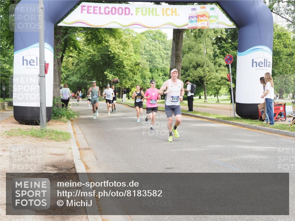 29.06.2025 - hella hamburg halbmarathon MichiJ http://msf.ph/oto/8183582 29.06.2025 10:17:51 Zwischen KM18-KM19 4678, 7651, 8731, 12529, 15576, 17354, 18567, 19042 meine-sportfotos.de