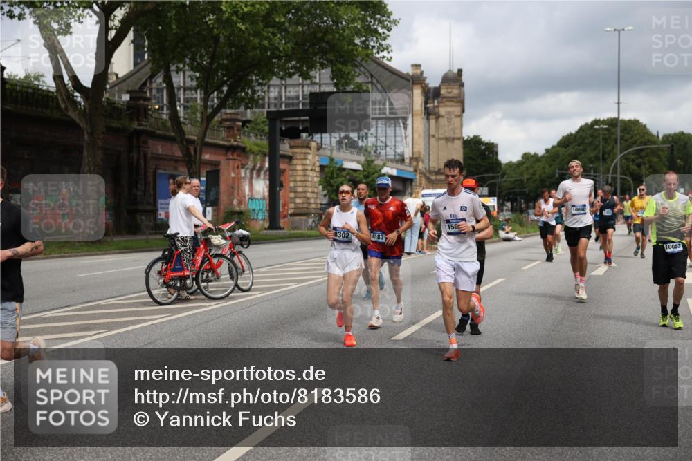 29.06.2025 - hella hamburg halbmarathon Yannick Fuchs http://msf.ph/oto/8183586 29.06.2025 10:43:22 20KM 1094, 1342, 1381, 1452, 1476, 2260, 2504, 2592, 2596, 2706, 2889, 3060, 4183, 4185, 4847, 4890, 5460, 5705, 6158, 7067, 7297, 8112, 8302, 8821, 9038, 9126, 9213, 9463, 9649, 9661, 9695, 10053, 10184, 10859, 10860, 11340, 11519, 11579, 11679, 11779, 11977, 12094, 12421, 12533, 13009, 13183, 13233, 13269, 13450, 13688, 15384, 15422, 15523, 15857, 15894, 16114, 16369, 16592, 16627, 17173, 17632, 18598, 18842, 18873, 18887 meine-sportfotos.de