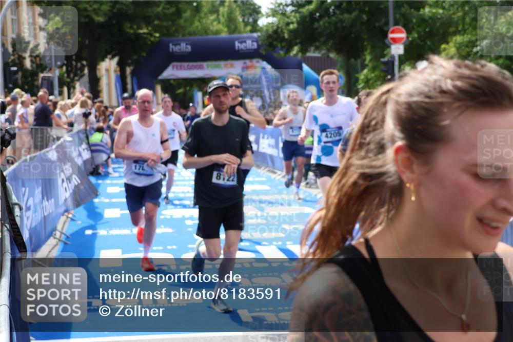 29.06.2025 - hella hamburg halbmarathon Zöllner http://msf.ph/oto/8183591 29.06.2025 10:41:20 Ziel 1570, 3332, 4205, 4303, 5387, 6901, 9711, 10375, 12434, 12895, 13876, 17834, 18764 meine-sportfotos.de