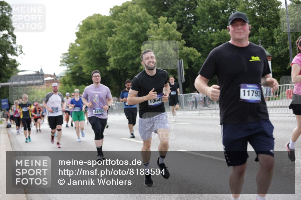 29.06.2025 - hella hamburg halbmarathon Jannik Wohlers http://msf.ph/oto/8183594 29.06.2025 10:23:20 Lombardsbrücke 1304, 1545, 2125, 2489, 4122, 4391, 4646, 4990, 5055, 5160, 5358, 5406, 6747, 8031, 8149, 8181, 8676, 9715, 10649, 11044, 11300, 11454, 11793, 13149, 14521, 15739, 15853, 16251, 16331, 17199, 17385, 17513, 18070, 18071, 18091, 18314, 18745, 18865, 18998, 19017 meine-sportfotos.de
