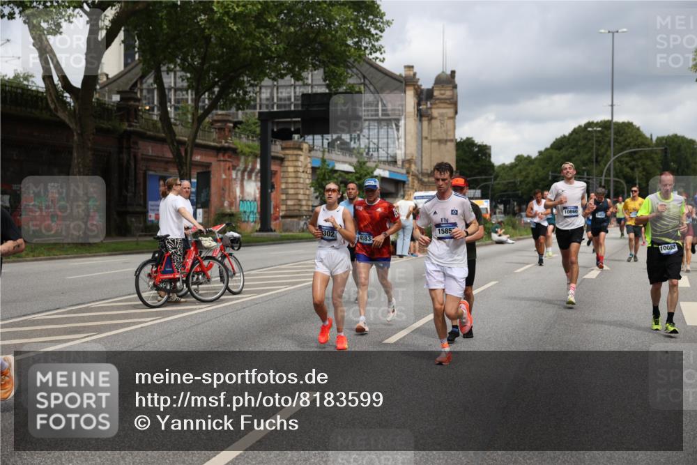 29.06.2025 - hella hamburg halbmarathon Yannick Fuchs http://msf.ph/oto/8183599 29.06.2025 10:43:22 20KM 1094, 1342, 1381, 1452, 1476, 2260, 2504, 2592, 2596, 2706, 2889, 3060, 4183, 4185, 4847, 4890, 5460, 5705, 6158, 7067, 7297, 8112, 8302, 8821, 9038, 9126, 9213, 9463, 9649, 9661, 9695, 10053, 10184, 10859, 10860, 11340, 11519, 11579, 11679, 11779, 11977, 12094, 12421, 12533, 13009, 13183, 13233, 13269, 13450, 13688, 15384, 15422, 15523, 15857, 15894, 16114, 16369, 16592, 16627, 17173, 17632, 18598, 18842, 18873, 18887 meine-sportfotos.de