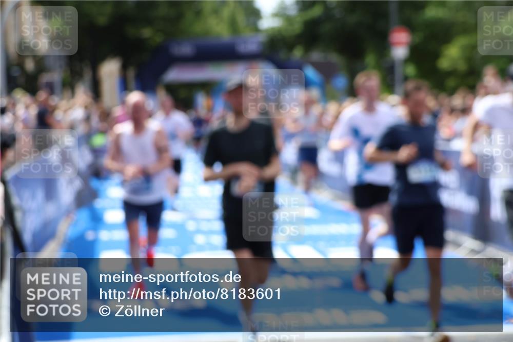 29.06.2025 - hella hamburg halbmarathon Zöllner http://msf.ph/oto/8183601 29.06.2025 10:41:20 Ziel 1570, 3332, 4205, 4303, 5387, 6901, 9711, 10375, 12434, 12895, 13876, 17834, 18764 meine-sportfotos.de
