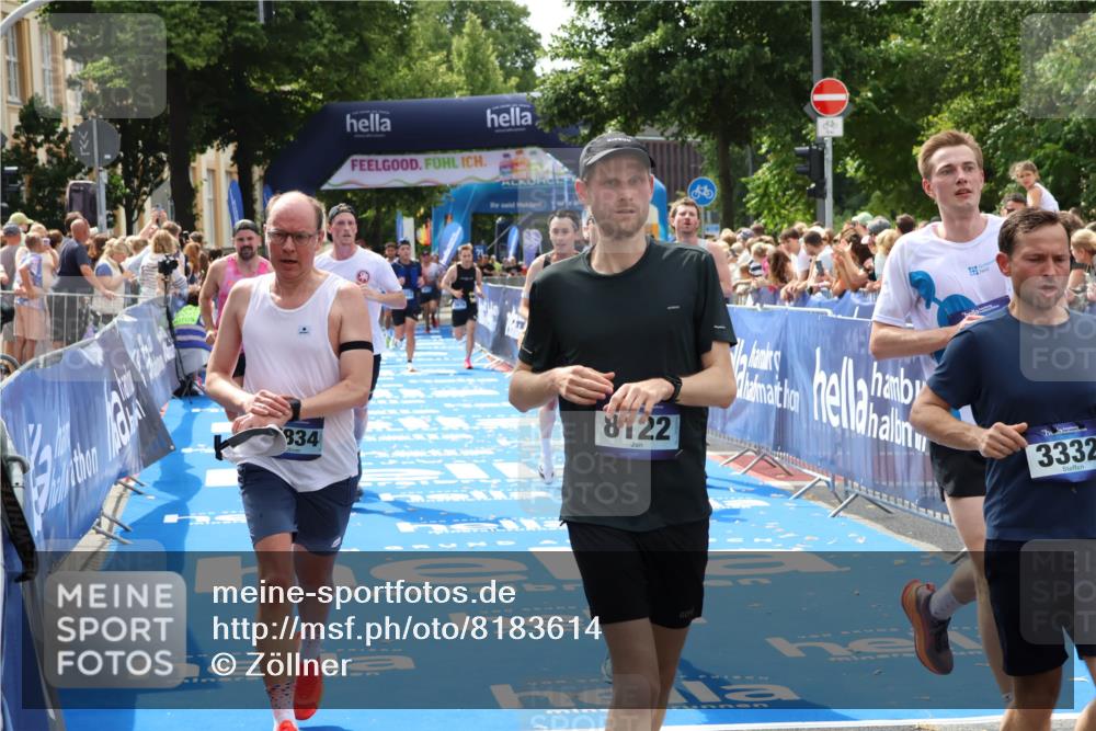 29.06.2025 - hella hamburg halbmarathon Zöllner http://msf.ph/oto/8183614 29.06.2025 10:41:20 Ziel 1570, 3332, 4205, 4303, 5387, 6901, 9711, 10375, 12434, 12895, 13876, 17834, 18764 meine-sportfotos.de