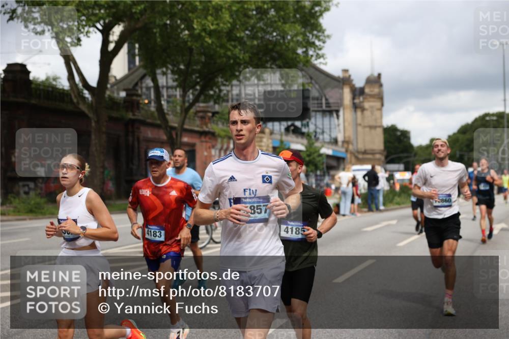 29.06.2025 - hella hamburg halbmarathon Yannick Fuchs http://msf.ph/oto/8183707 29.06.2025 10:43:24 20KM 1094, 1342, 1381, 1452, 1476, 2013, 2260, 2504, 2592, 2596, 2706, 2889, 3060, 4017, 4183, 4185, 4847, 4890, 5460, 5705, 6158, 7067, 7297, 8112, 8302, 8821, 9038, 9126, 9213, 9463, 9619, 9649, 9661, 9695, 10053, 10184, 10859, 10860, 11340, 11519, 11579, 11679, 11779, 11977, 12094, 12421, 12533, 12670, 13009, 13183, 13233, 13269, 13450, 13688, 15384, 15422, 15523, 15857, 15894, 16114, 16369, 16592, 16627, 16731, 17173, 17632, 18842, 18873, 18887 meine-sportfotos.de