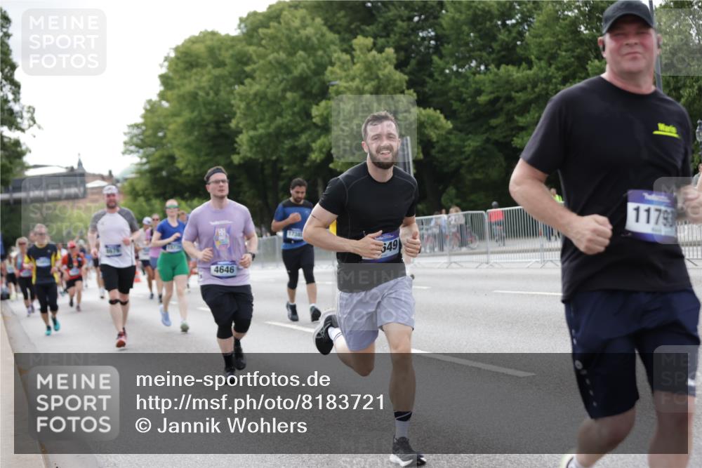 29.06.2025 - hella hamburg halbmarathon Jannik Wohlers http://msf.ph/oto/8183721 29.06.2025 10:23:20 Lombardsbrücke 1304, 1545, 2125, 2489, 4122, 4391, 4646, 4990, 5055, 5160, 5358, 5406, 6747, 8031, 8149, 8181, 8676, 9715, 10649, 11044, 11300, 11454, 11793, 13149, 14521, 15739, 15853, 16251, 16331, 17199, 17385, 17513, 18070, 18071, 18091, 18314, 18745, 18865, 18998, 19017 meine-sportfotos.de