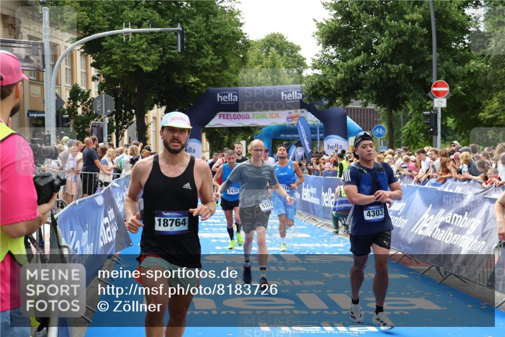 29.06.2025 - hella hamburg halbmarathon Zöllner http://msf.ph/oto/8183726 29.06.2025 10:41:26 Ziel 1570, 2797, 3204, 4303, 6771, 7432, 7774, 7796, 10783, 13876, 14555, 16816, 18412, 18509, 18573, 18764 meine-sportfotos.de