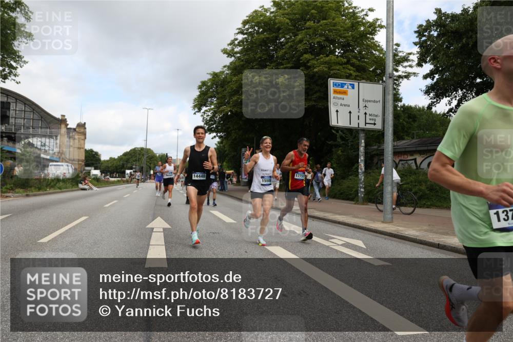 29.06.2025 - hella hamburg halbmarathon Yannick Fuchs http://msf.ph/oto/8183727 29.06.2025 10:29:00 20KM 1080, 2228, 2879, 3005, 5550, 6305, 7534, 7884, 7901, 9376, 9519, 11019, 11202, 11230, 13493, 13494, 13771, 14448, 14549, 15500, 15902, 16148, 16243, 16417, 17489, 17751, 17877, 18026, 18906 meine-sportfotos.de