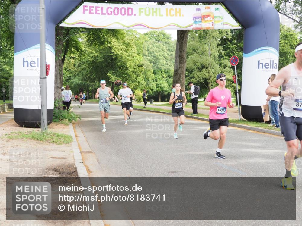 29.06.2025 - hella hamburg halbmarathon MichiJ http://msf.ph/oto/8183741 29.06.2025 10:17:53 Zwischen KM18-KM19 4678, 5367, 7651, 8731, 10106, 16377, 18567 meine-sportfotos.de
