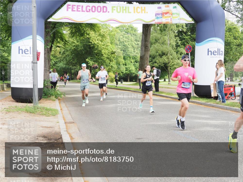 29.06.2025 - hella hamburg halbmarathon MichiJ http://msf.ph/oto/8183750 29.06.2025 10:17:53 Zwischen KM18-KM19 4678, 5367, 7651, 8731, 10106, 16377, 18567 meine-sportfotos.de
