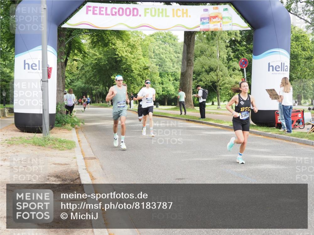 29.06.2025 - hella hamburg halbmarathon MichiJ http://msf.ph/oto/8183787 29.06.2025 10:17:54 Zwischen KM18-KM19 4678, 5367, 8731, 10106, 16377, 18567, 18832 meine-sportfotos.de