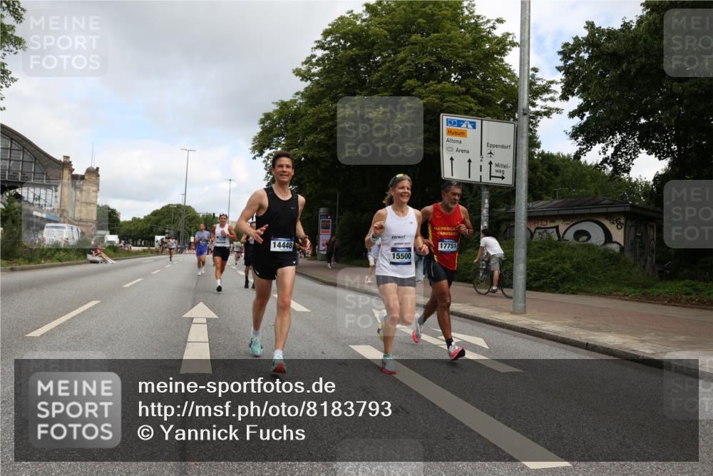 29.06.2025 - hella hamburg halbmarathon Yannick Fuchs http://msf.ph/oto/8183793 29.06.2025 10:29:01 20KM 1080, 2228, 2879, 3005, 5550, 6305, 7534, 7884, 7901, 9376, 9519, 11019, 11202, 11230, 13771, 14448, 14549, 15500, 15902, 16148, 16243, 16417, 17751, 17877, 18026, 18906 meine-sportfotos.de