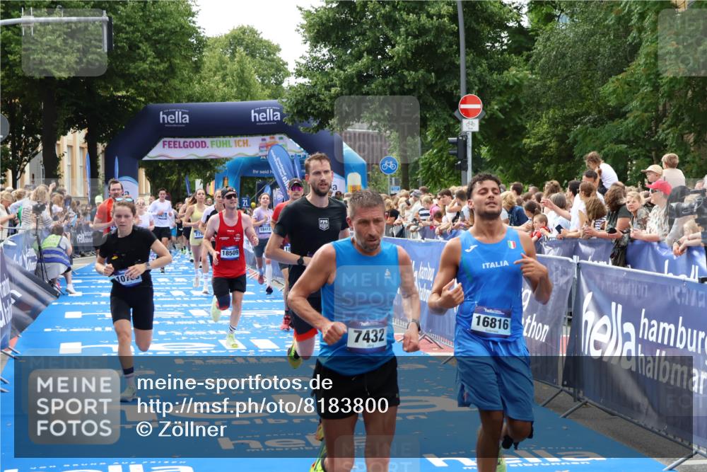 29.06.2025 - hella hamburg halbmarathon Zöllner http://msf.ph/oto/8183800 29.06.2025 10:41:29 Ziel 1570, 2797, 3204, 4893, 5987, 6771, 7432, 7774, 7796, 10783, 14555, 16816, 17159, 17882, 18412, 18509, 18573 meine-sportfotos.de