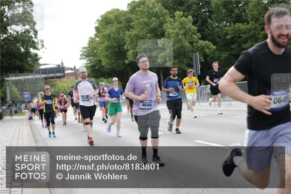 29.06.2025 - hella hamburg halbmarathon Jannik Wohlers http://msf.ph/oto/8183801 29.06.2025 10:23:21 Lombardsbrücke 1304, 1545, 2125, 2489, 4122, 4391, 4646, 4990, 5055, 5160, 5358, 5406, 6747, 8031, 8149, 8181, 8676, 9603, 9715, 10649, 11044, 11300, 11454, 11793, 13149, 14521, 15739, 15853, 16251, 16331, 17199, 17385, 17513, 18091, 18314, 18745, 18865, 18998, 19017 meine-sportfotos.de