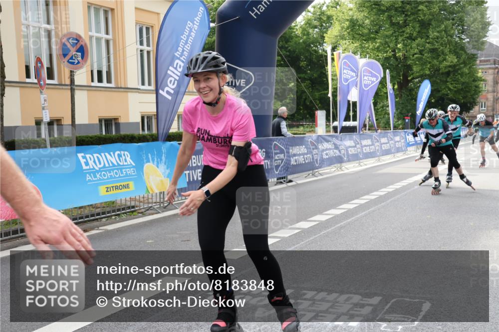 29.06.2025 - hella hamburg halbmarathon Strokosch-Dieckow http://msf.ph/oto/8183848 29.06.2025 09:24:15 Ziel 20003, 20051, 20084, 20109, 20110, 20149, 20205, 20206, 20216, 20336, 20391 meine-sportfotos.de