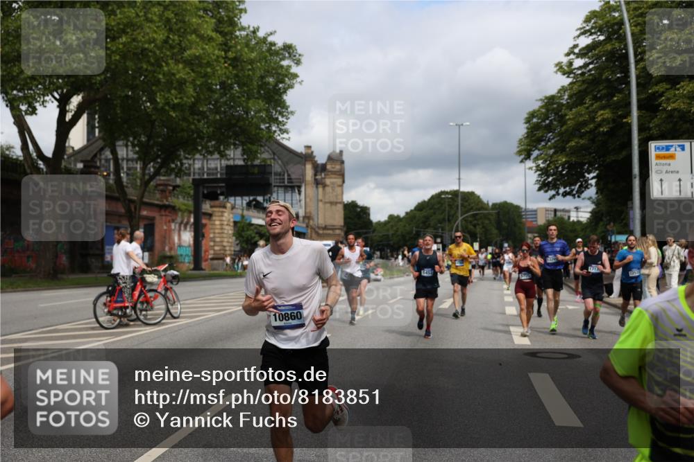 29.06.2025 - hella hamburg halbmarathon Yannick Fuchs http://msf.ph/oto/8183851 29.06.2025 10:43:25 20KM 1094, 1342, 1381, 1452, 1476, 2013, 2504, 2592, 2596, 2706, 2889, 2937, 3060, 4017, 4183, 4185, 4847, 4890, 5460, 5705, 6158, 7067, 7297, 8112, 8302, 8821, 9038, 9126, 9213, 9463, 9619, 9649, 9661, 9695, 10053, 10184, 10859, 10860, 11340, 11519, 11579, 11679, 11779, 11977, 12094, 12421, 12533, 12670, 13233, 13269, 13688, 14526, 15384, 15422, 15523, 15857, 15894, 16114, 16369, 16592, 16627, 16731, 17173, 17632, 18842, 18873, 18887 meine-sportfotos.de
