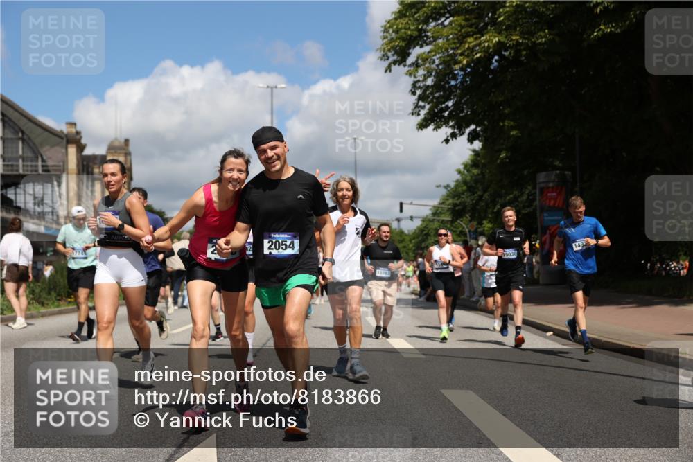29.06.2025 - hella hamburg halbmarathon Yannick Fuchs http://msf.ph/oto/8183866 29.06.2025 11:38:57 20KM 1961, 2038, 2054, 2134, 2313, 2766, 2858, 2976, 3216, 3808, 4245, 4483, 5059, 5224, 5268, 6153, 7124, 7303, 7431, 7927, 7983, 8243, 8967, 9243, 9978, 10001, 10644, 10888, 10901, 11244, 11332, 11464, 12152, 12218, 12343, 12439, 12903, 12904, 13861, 13877, 13903, 14002, 14127, 14134, 14405, 14937, 14959, 15030, 15762, 15852, 15876, 15933, 16232, 16297, 16837, 16955, 17339, 17547, 17744, 17868, 18280, 18283, 18934, 18935, 19168 meine-sportfotos.de