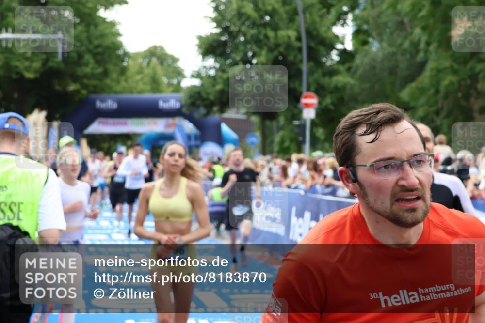 29.06.2025 - hella hamburg halbmarathon Zöllner http://msf.ph/oto/8183870 29.06.2025 10:41:34 Ziel 2579, 2797, 3204, 4893, 5987, 7774, 7796, 8358, 9885, 10894, 12588, 13457, 14275, 14555, 16084, 17159, 17882, 18412, 18442, 18491 meine-sportfotos.de