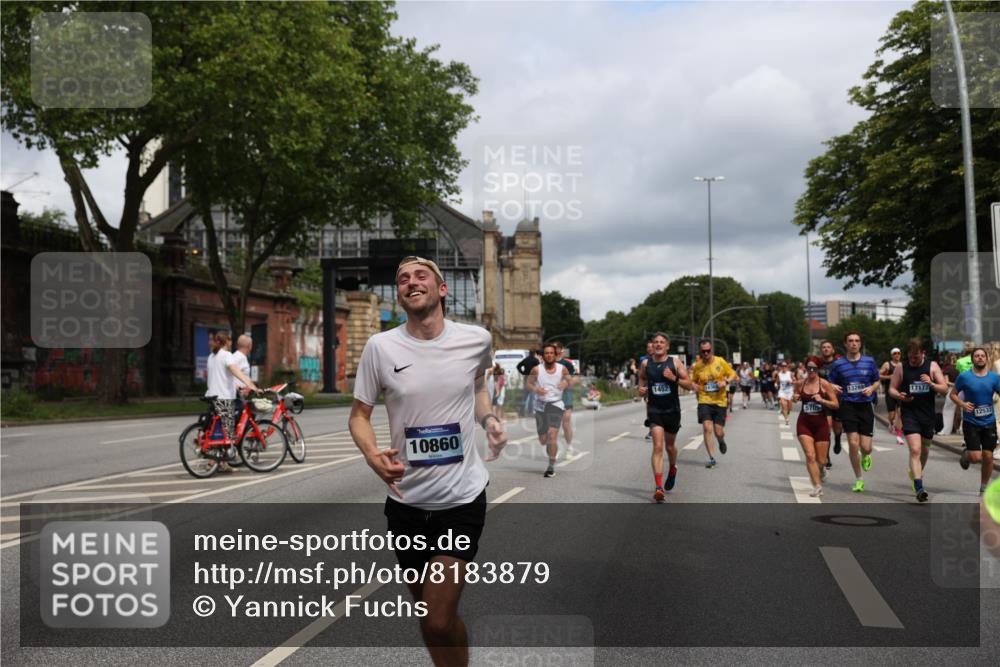 29.06.2025 - hella hamburg halbmarathon Yannick Fuchs http://msf.ph/oto/8183879 29.06.2025 10:43:25 20KM 1094, 1342, 1381, 1452, 1476, 2013, 2504, 2592, 2596, 2706, 2889, 2937, 3060, 4017, 4183, 4185, 4847, 4890, 5460, 5705, 6158, 7067, 7297, 8112, 8302, 8821, 9038, 9126, 9213, 9463, 9619, 9649, 9661, 9695, 10053, 10184, 10859, 10860, 11340, 11519, 11579, 11679, 11779, 11977, 12094, 12421, 12533, 12670, 13233, 13269, 13688, 14526, 15384, 15422, 15523, 15857, 15894, 16114, 16369, 16592, 16627, 16731, 17173, 17632, 18842, 18873, 18887 meine-sportfotos.de