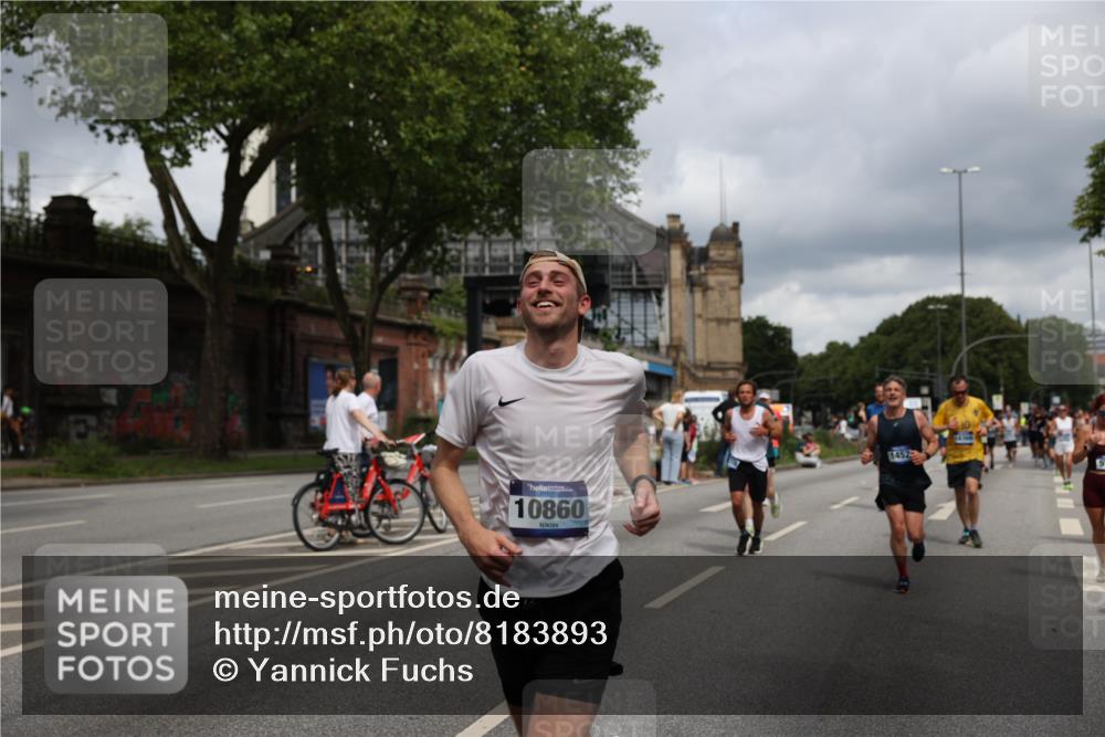 29.06.2025 - hella hamburg halbmarathon Yannick Fuchs http://msf.ph/oto/8183893 29.06.2025 10:43:26 20KM 1094, 1342, 1381, 1452, 1476, 2013, 2504, 2592, 2596, 2706, 2889, 2937, 3060, 4017, 4183, 4185, 4832, 4847, 4890, 5460, 5705, 6158, 7067, 7297, 8112, 8302, 8821, 9038, 9126, 9213, 9463, 9619, 9649, 9695, 9924, 10053, 10184, 10859, 10860, 11340, 11519, 11579, 11679, 11779, 11819, 11977, 12094, 12421, 12533, 12670, 13233, 13269, 13688, 14526, 15422, 15523, 15857, 15894, 16114, 16369, 16592, 16627, 16731, 17173, 17632, 18058, 18842, 18873, 18887 meine-sportfotos.de
