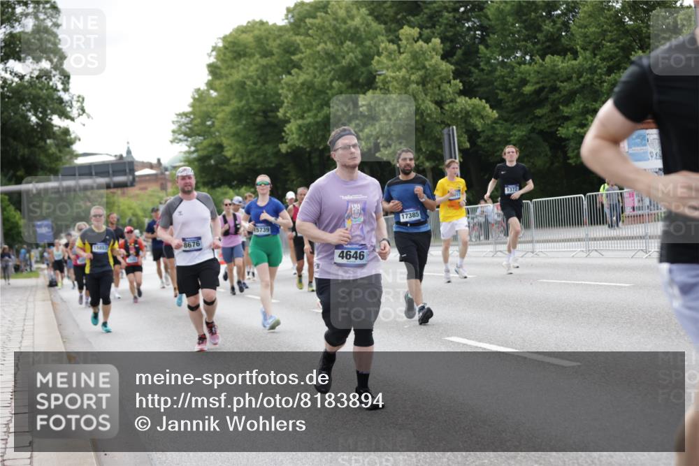 29.06.2025 - hella hamburg halbmarathon Jannik Wohlers http://msf.ph/oto/8183894 29.06.2025 10:23:21 Lombardsbrücke 1304, 1545, 2125, 2489, 4122, 4391, 4646, 4990, 5055, 5160, 5358, 5406, 6747, 8031, 8149, 8181, 8676, 9603, 9715, 10649, 11044, 11300, 11454, 11793, 13149, 14521, 15739, 15853, 16251, 16331, 17199, 17385, 17513, 18091, 18314, 18745, 18865, 18998, 19017 meine-sportfotos.de