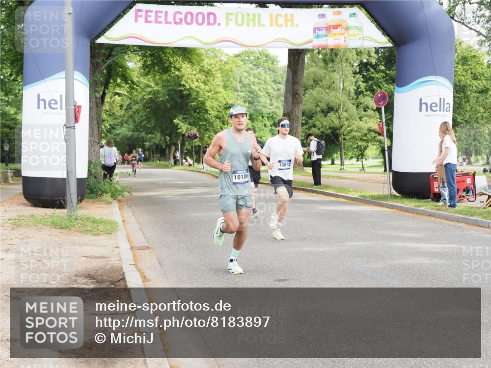 29.06.2025 - hella hamburg halbmarathon MichiJ http://msf.ph/oto/8183897 29.06.2025 10:17:55 Zwischen KM18-KM19 4678, 5367, 8731, 10106, 13383, 16377, 18567, 18832 meine-sportfotos.de