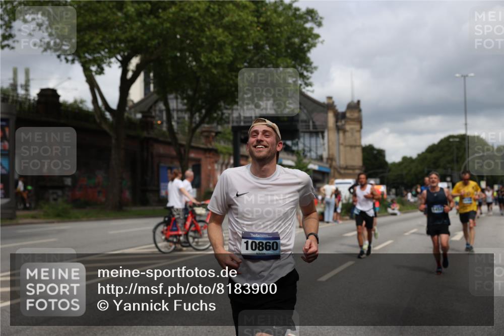 29.06.2025 - hella hamburg halbmarathon Yannick Fuchs http://msf.ph/oto/8183900 29.06.2025 10:43:26 20KM 1094, 1342, 1381, 1452, 1476, 2013, 2504, 2592, 2596, 2706, 2889, 2937, 3060, 4017, 4183, 4185, 4832, 4847, 4890, 5460, 5705, 6158, 7067, 7297, 8112, 8302, 8821, 9038, 9126, 9213, 9463, 9619, 9649, 9695, 9924, 10053, 10184, 10859, 10860, 11340, 11519, 11579, 11679, 11779, 11819, 11977, 12094, 12421, 12533, 12670, 13233, 13269, 13688, 14526, 15422, 15523, 15857, 15894, 16114, 16369, 16592, 16627, 16731, 17173, 17632, 18058, 18842, 18873, 18887 meine-sportfotos.de