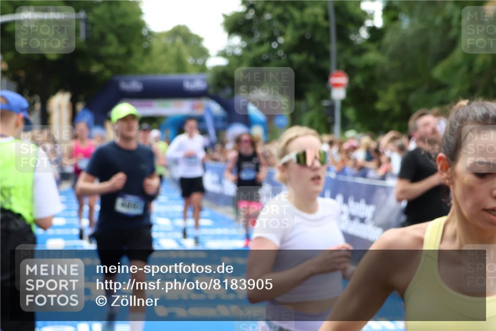29.06.2025 - hella hamburg halbmarathon Zöllner http://msf.ph/oto/8183905 29.06.2025 10:41:36 Ziel 2579, 4893, 5987, 8358, 9885, 10894, 12588, 13457, 13714, 14275, 16084, 17159, 17882, 18442, 18491 meine-sportfotos.de