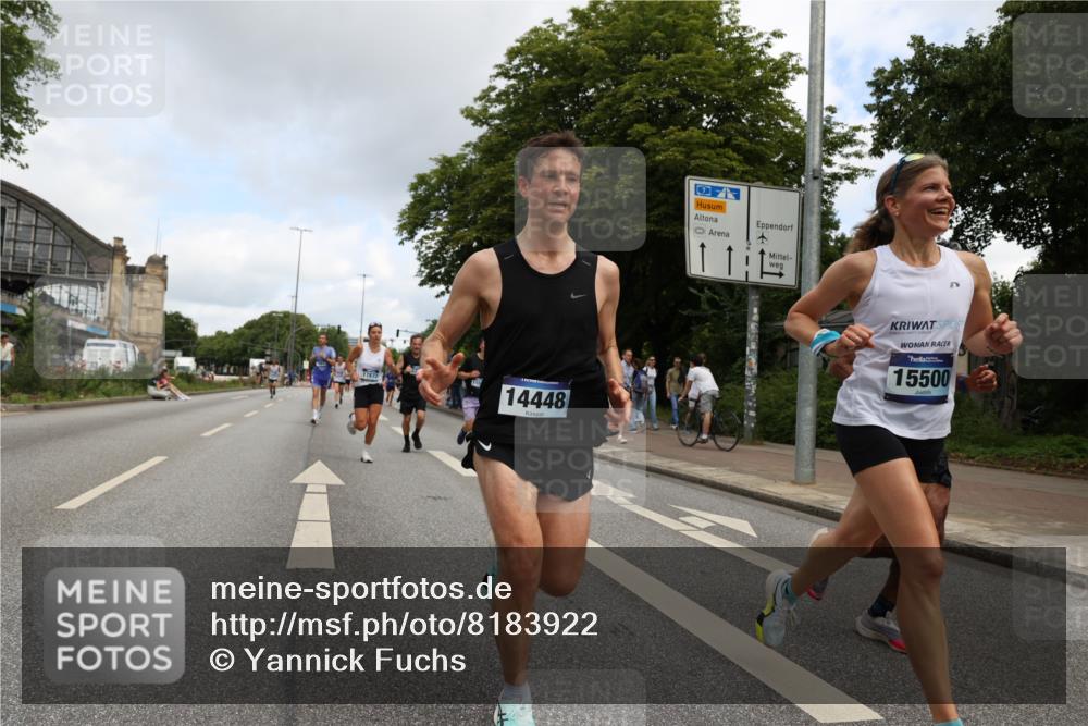 29.06.2025 - hella hamburg halbmarathon Yannick Fuchs http://msf.ph/oto/8183922 29.06.2025 10:29:01 20KM 1080, 2228, 2879, 3005, 5550, 6305, 7534, 7884, 7901, 9376, 9519, 11019, 11202, 11230, 13771, 14448, 14549, 15500, 15902, 16148, 16243, 16417, 17751, 17877, 18026, 18906 meine-sportfotos.de
