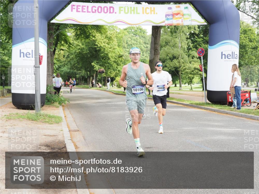 29.06.2025 - hella hamburg halbmarathon MichiJ http://msf.ph/oto/8183926 29.06.2025 10:17:55 Zwischen KM18-KM19 4678, 5367, 8731, 10106, 13383, 16377, 18567, 18832 meine-sportfotos.de