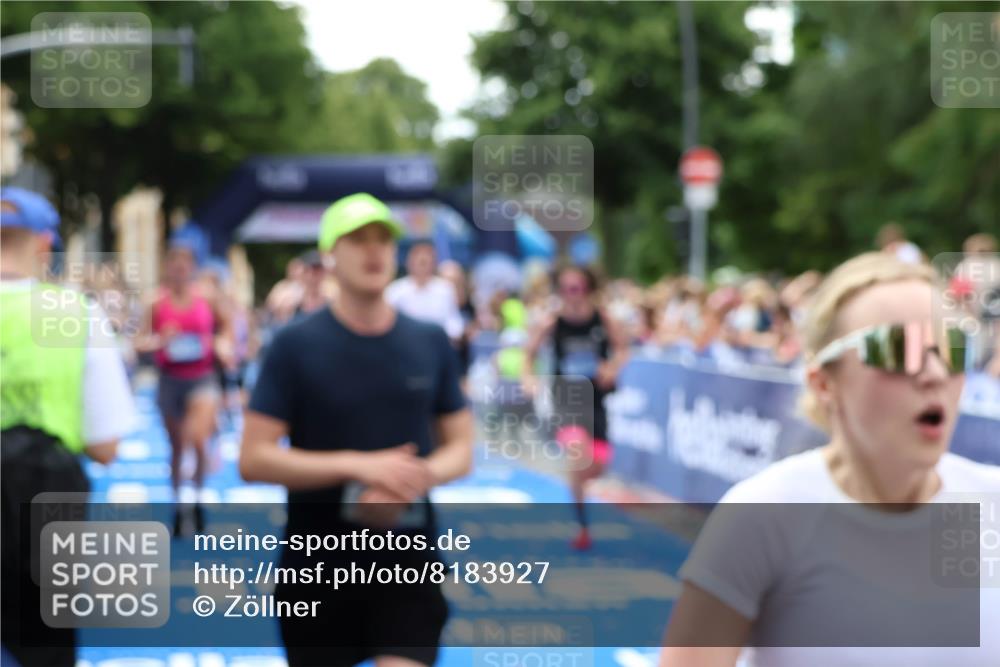 29.06.2025 - hella hamburg halbmarathon Zöllner http://msf.ph/oto/8183927 29.06.2025 10:41:36 Ziel 2579, 4893, 5987, 8358, 9885, 10894, 12588, 13457, 13714, 14275, 16084, 17159, 17882, 18442, 18491 meine-sportfotos.de