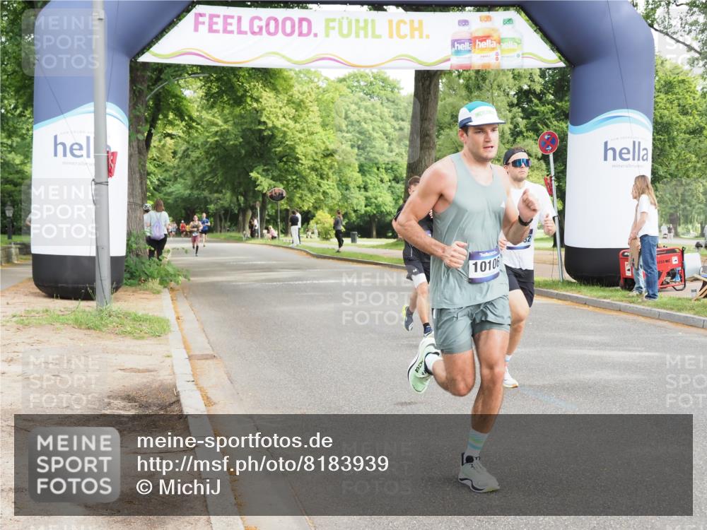 29.06.2025 - hella hamburg halbmarathon MichiJ http://msf.ph/oto/8183939 29.06.2025 10:17:55 Zwischen KM18-KM19 4678, 5367, 8731, 10106, 13383, 16377, 18567, 18832 meine-sportfotos.de