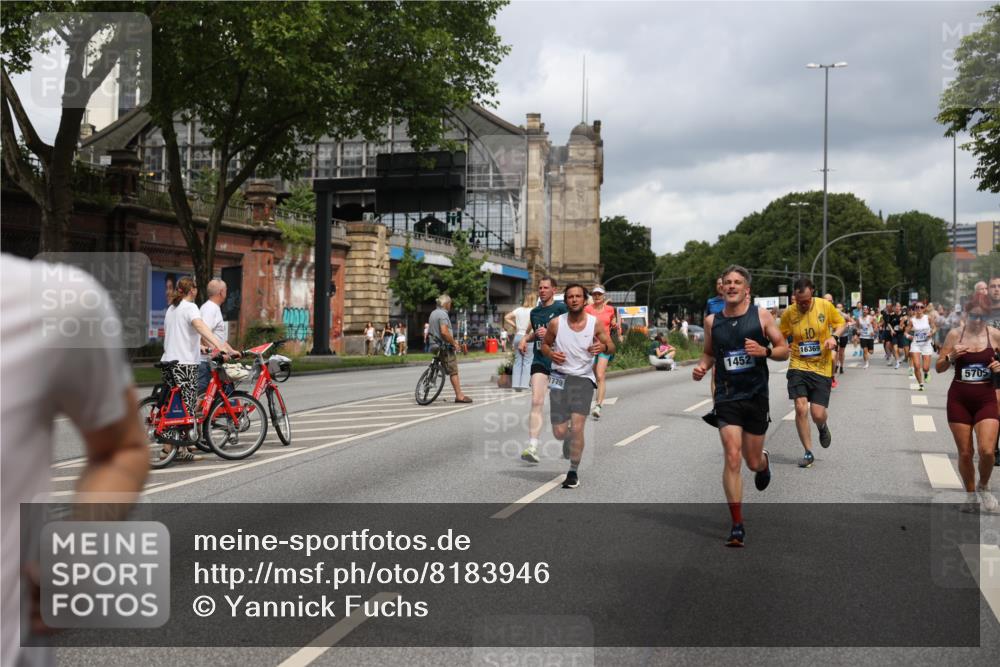 29.06.2025 - hella hamburg halbmarathon Yannick Fuchs http://msf.ph/oto/8183946 29.06.2025 10:43:26 20KM 1094, 1342, 1381, 1452, 1476, 2013, 2504, 2592, 2596, 2706, 2889, 2937, 3060, 4017, 4183, 4185, 4832, 4847, 4890, 5460, 5705, 6158, 7067, 7297, 8112, 8302, 8821, 9038, 9126, 9213, 9463, 9619, 9649, 9695, 9924, 10053, 10184, 10859, 10860, 11340, 11519, 11579, 11679, 11779, 11819, 11977, 12094, 12421, 12533, 12670, 13233, 13269, 13688, 14526, 15422, 15523, 15857, 15894, 16114, 16369, 16592, 16627, 16731, 17173, 17632, 18058, 18842, 18873, 18887 meine-sportfotos.de