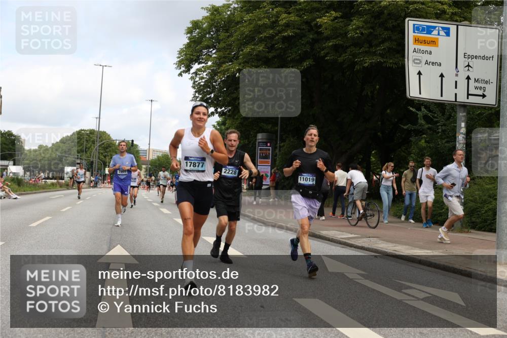29.06.2025 - hella hamburg halbmarathon Yannick Fuchs http://msf.ph/oto/8183982 29.06.2025 10:29:02 20KM 1080, 2228, 2879, 3005, 5550, 6305, 7534, 7884, 7901, 9376, 9519, 11019, 11202, 11230, 13771, 14448, 14549, 15500, 15902, 16148, 16243, 16417, 17751, 17877, 18026, 18837, 18906 meine-sportfotos.de
