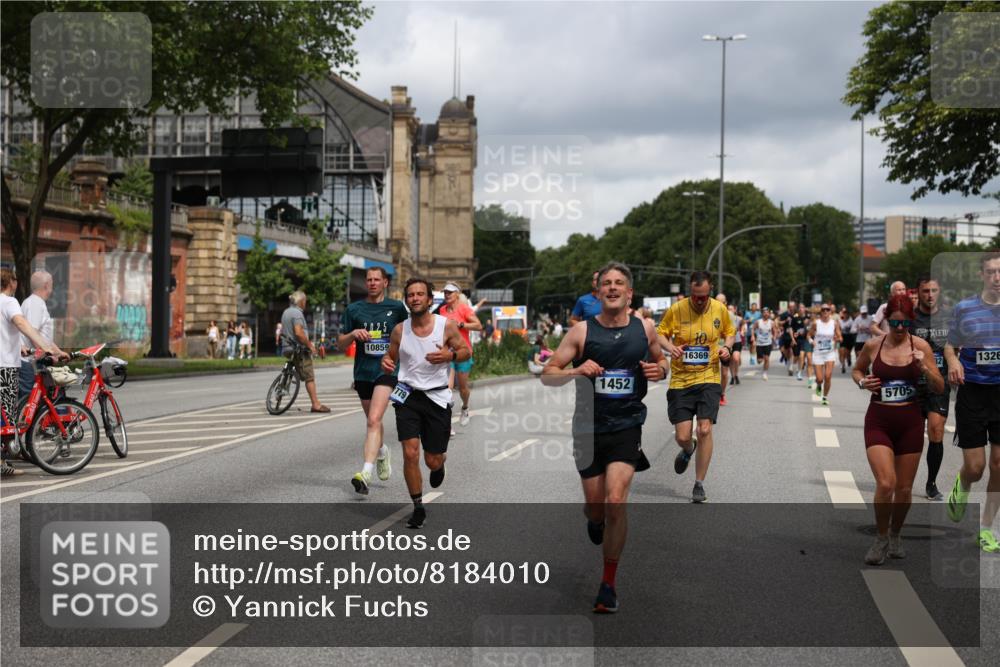 29.06.2025 - hella hamburg halbmarathon Yannick Fuchs http://msf.ph/oto/8184010 29.06.2025 10:43:27 20KM 1094, 1342, 1381, 1452, 1476, 2013, 2504, 2592, 2596, 2706, 2889, 2937, 3060, 4017, 4183, 4185, 4832, 5460, 5705, 6158, 7067, 7297, 8112, 8302, 8821, 9038, 9126, 9213, 9463, 9619, 9649, 9695, 9924, 10053, 10184, 10859, 10860, 11340, 11519, 11579, 11679, 11779, 11819, 11977, 12094, 12421, 12533, 12670, 13233, 13269, 13688, 14526, 15422, 15523, 15857, 15894, 16114, 16369, 16592, 16627, 16653, 16731, 16891, 17173, 17632, 18058, 18842, 18873 meine-sportfotos.de
