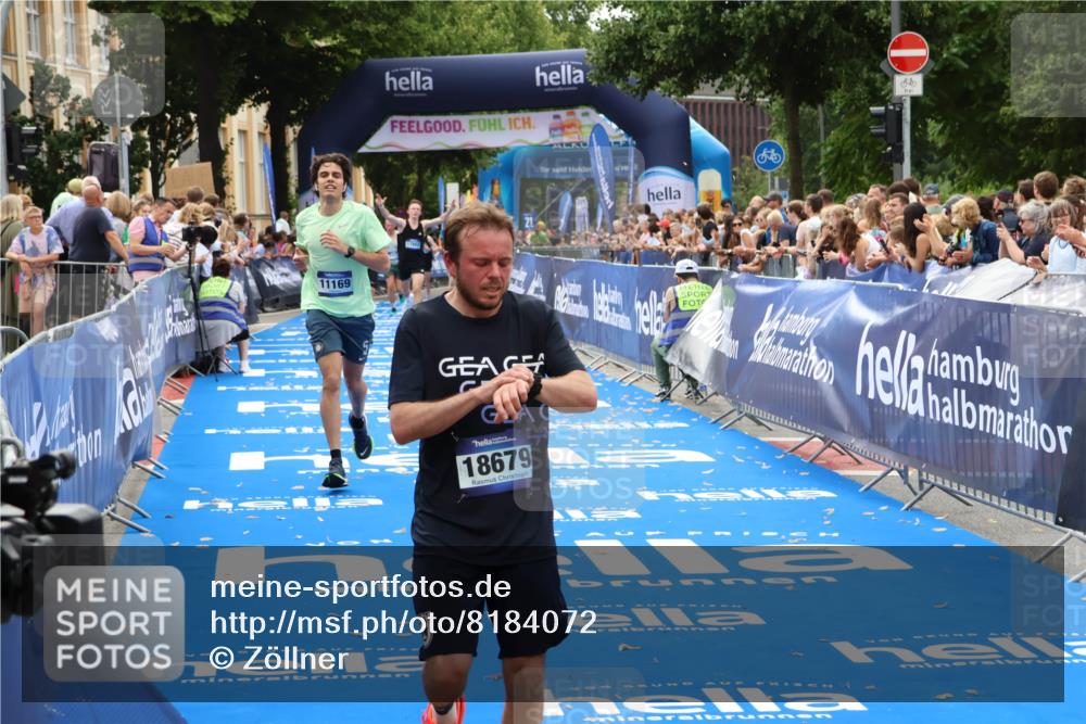 29.06.2025 - hella hamburg halbmarathon Zöllner http://msf.ph/oto/8184072 29.06.2025 10:33:07 Ziel 11169, 14276, 17802, 18679 meine-sportfotos.de