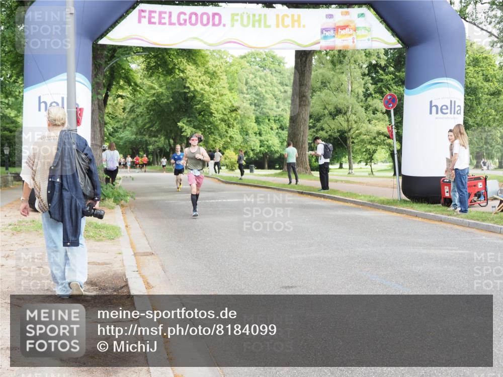29.06.2025 - hella hamburg halbmarathon MichiJ http://msf.ph/oto/8184099 29.06.2025 10:18:02 Zwischen KM18-KM19 13383, 18832 meine-sportfotos.de