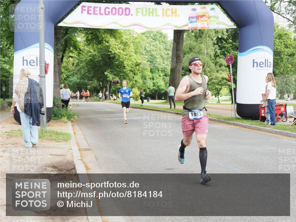 29.06.2025 - hella hamburg halbmarathon MichiJ http://msf.ph/oto/8184184 29.06.2025 10:18:05 Zwischen KM18-KM19 1953 meine-sportfotos.de