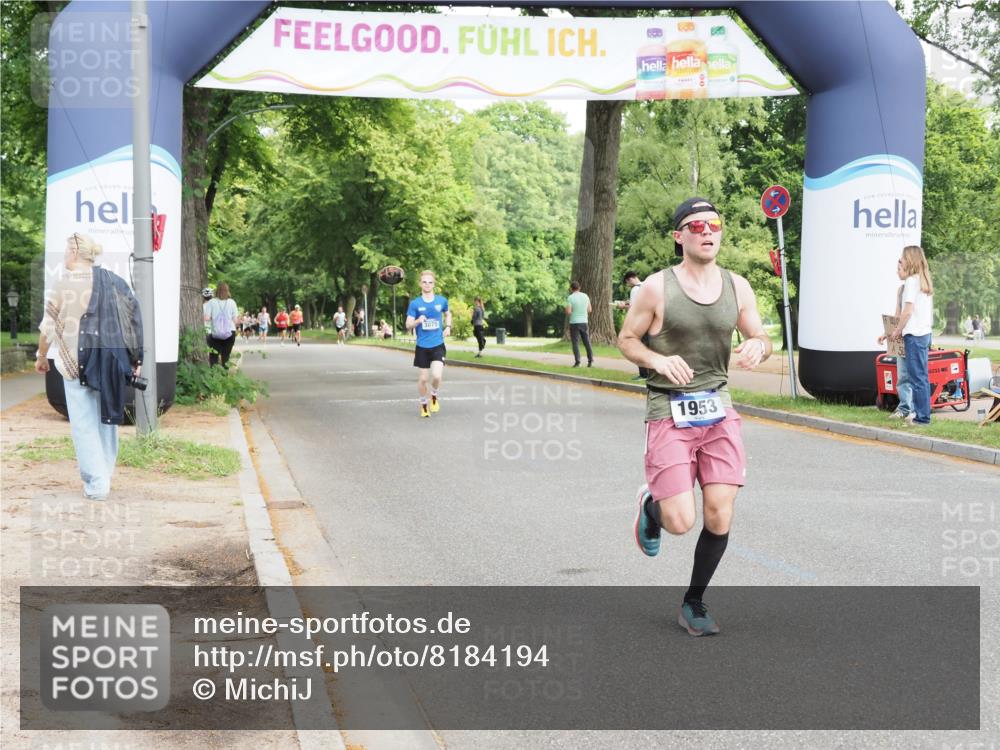 29.06.2025 - hella hamburg halbmarathon MichiJ http://msf.ph/oto/8184194 29.06.2025 10:18:05 Zwischen KM18-KM19 1953 meine-sportfotos.de