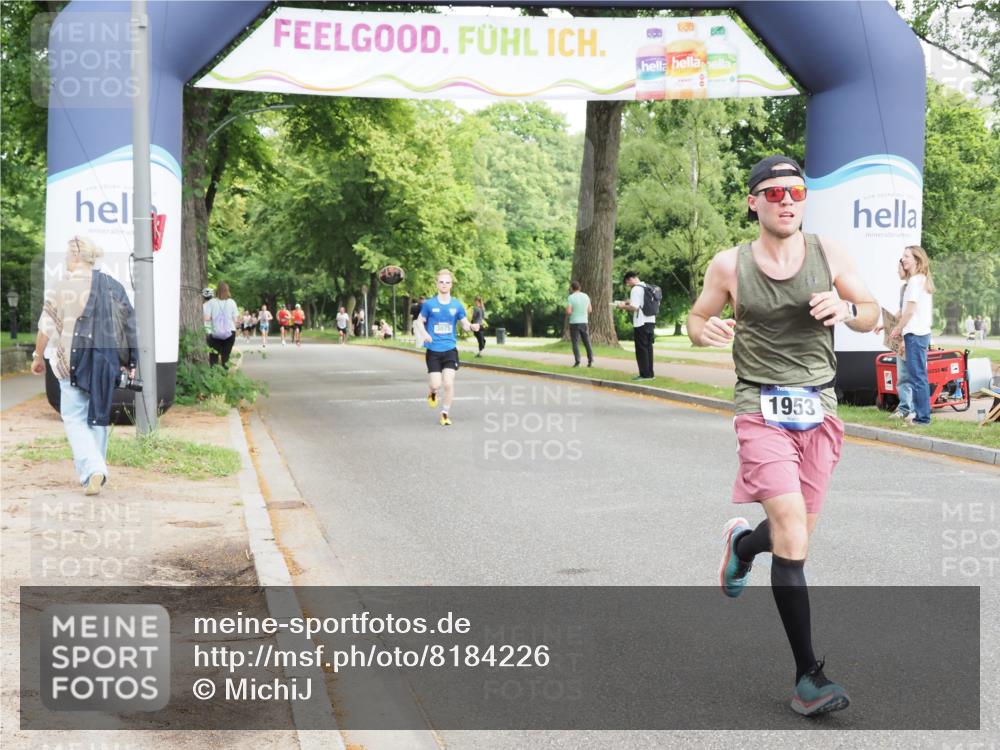 29.06.2025 - hella hamburg halbmarathon MichiJ http://msf.ph/oto/8184226 29.06.2025 10:18:05 Zwischen KM18-KM19 1953 meine-sportfotos.de