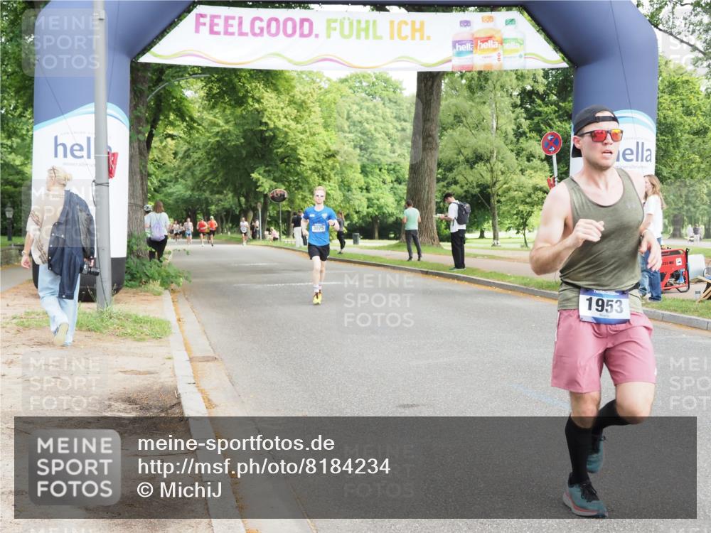 29.06.2025 - hella hamburg halbmarathon MichiJ http://msf.ph/oto/8184234 29.06.2025 10:18:05 Zwischen KM18-KM19 1953 meine-sportfotos.de